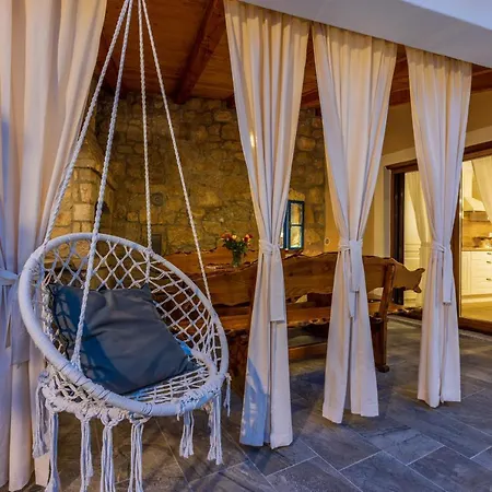 Banely Villa